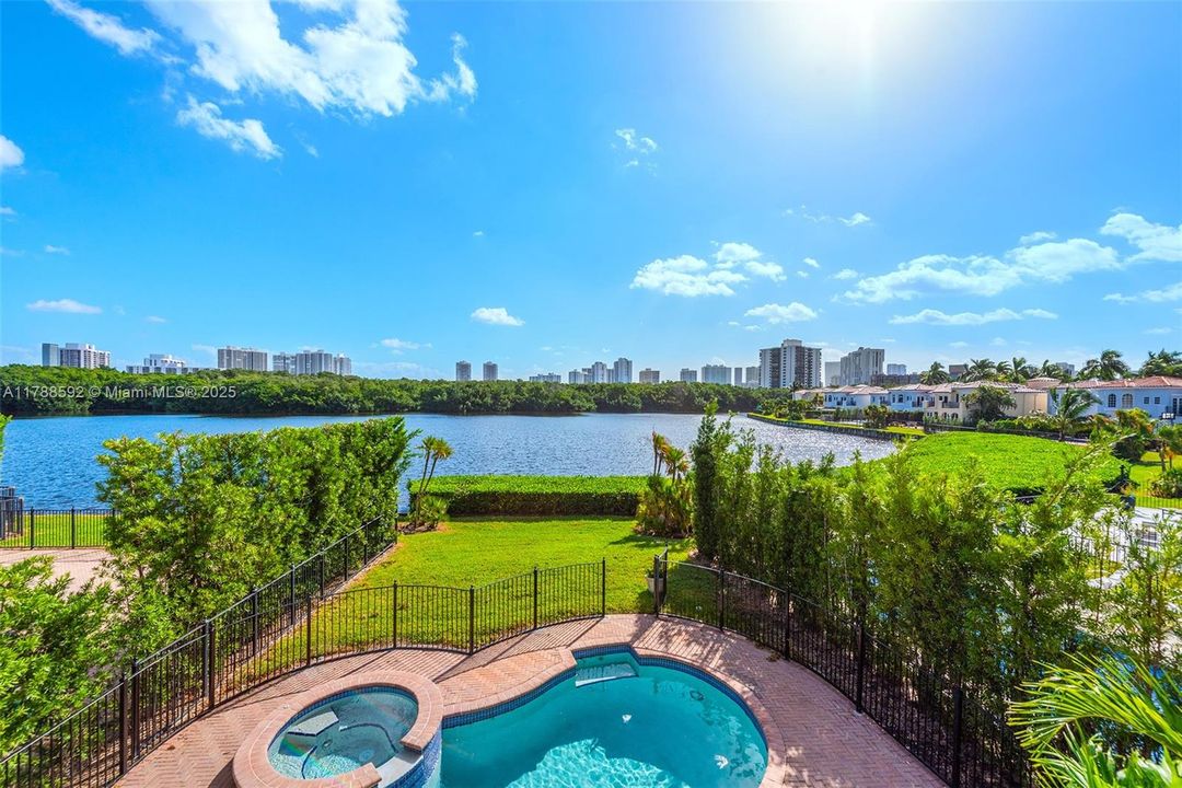 Recently Rented: $13,500 (5 beds, 5 baths, 2714 Square Feet)