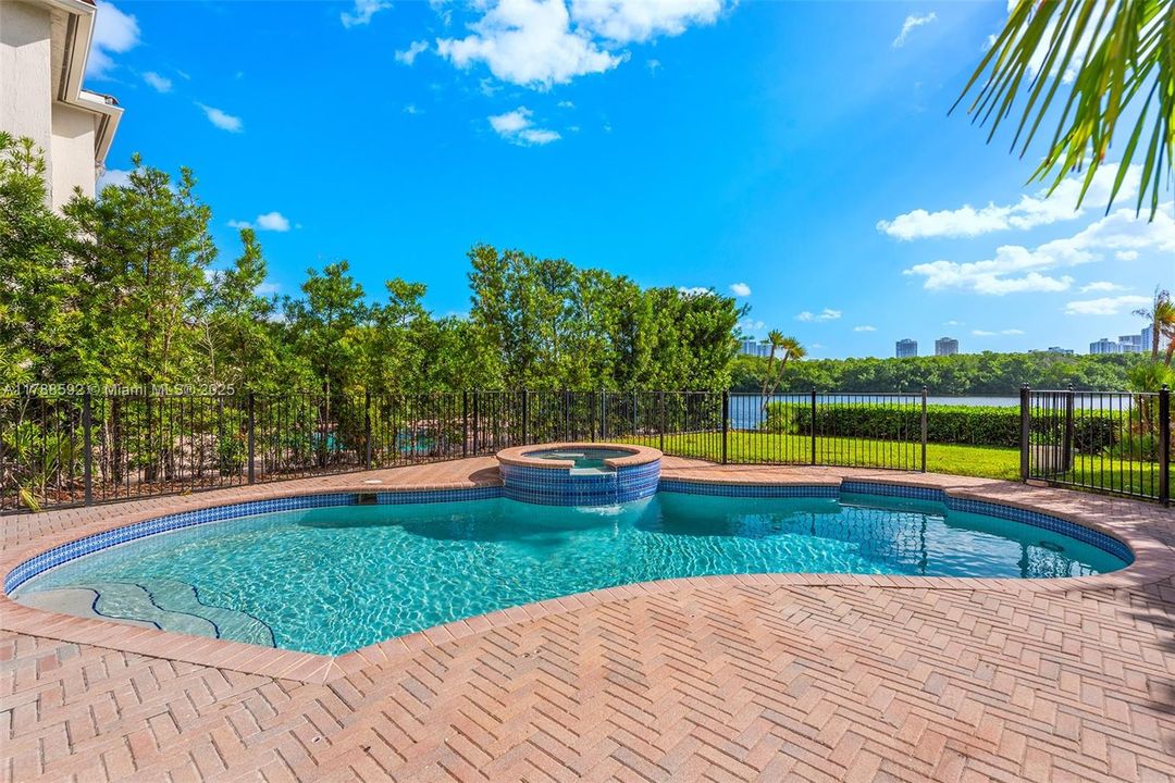 Recently Rented: $13,500 (5 beds, 5 baths, 2714 Square Feet)