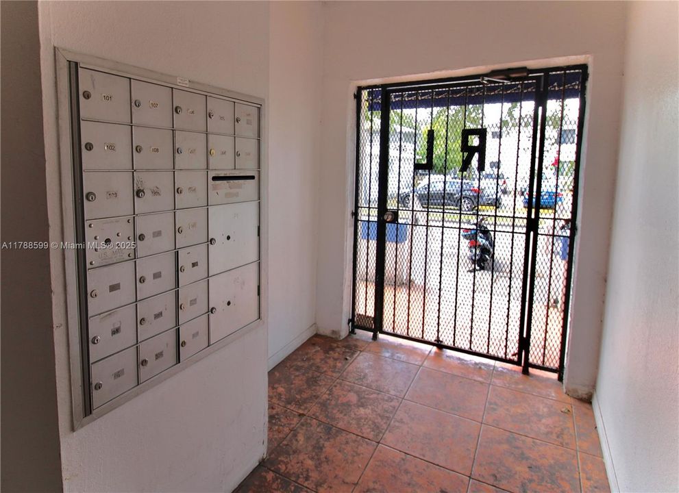 Recently Sold: $120,000 (2 beds, 1 baths, 615 Square Feet)