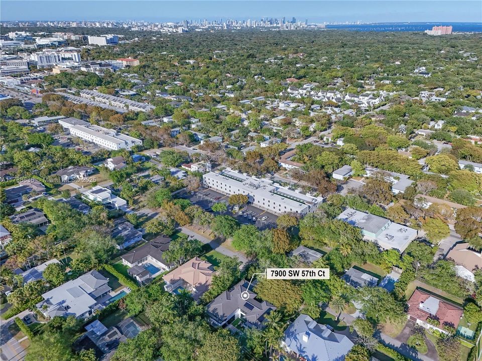 Recently Rented: $35,000 (6 beds, 6 baths, 4866 Square Feet)