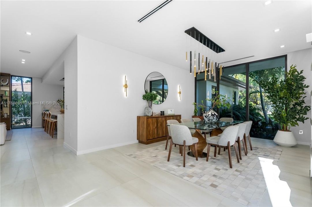 Recently Rented: $35,000 (6 beds, 6 baths, 4866 Square Feet)