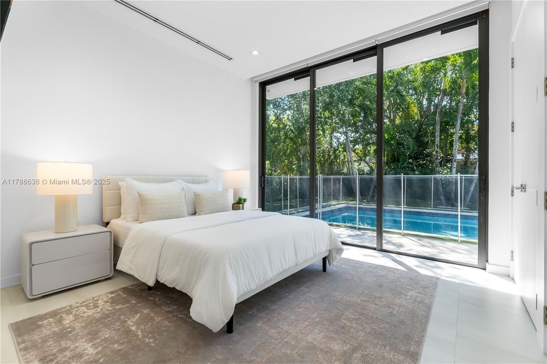 Recently Rented: $35,000 (6 beds, 6 baths, 4866 Square Feet)