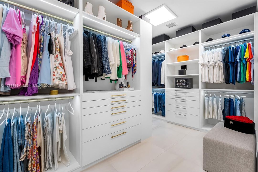 Recently Rented: $35,000 (6 beds, 6 baths, 4866 Square Feet)