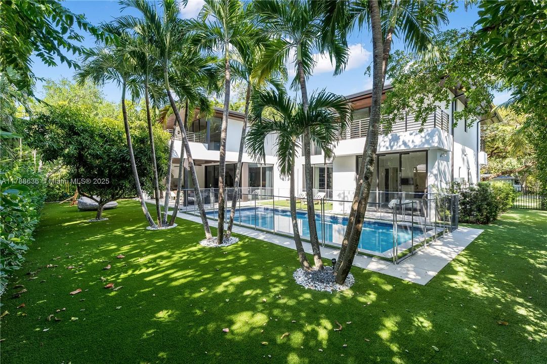 Recently Rented: $35,000 (6 beds, 6 baths, 4866 Square Feet)