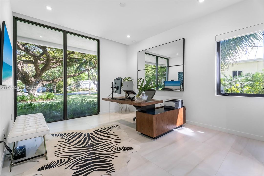 Recently Rented: $35,000 (6 beds, 6 baths, 4866 Square Feet)