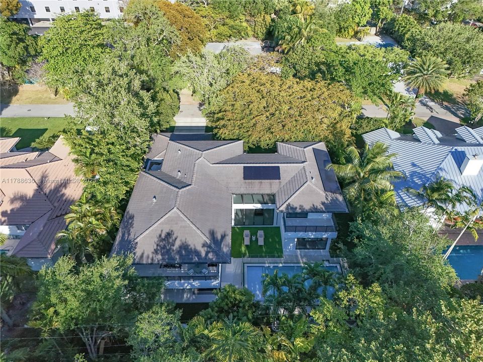 Recently Rented: $35,000 (6 beds, 6 baths, 4866 Square Feet)