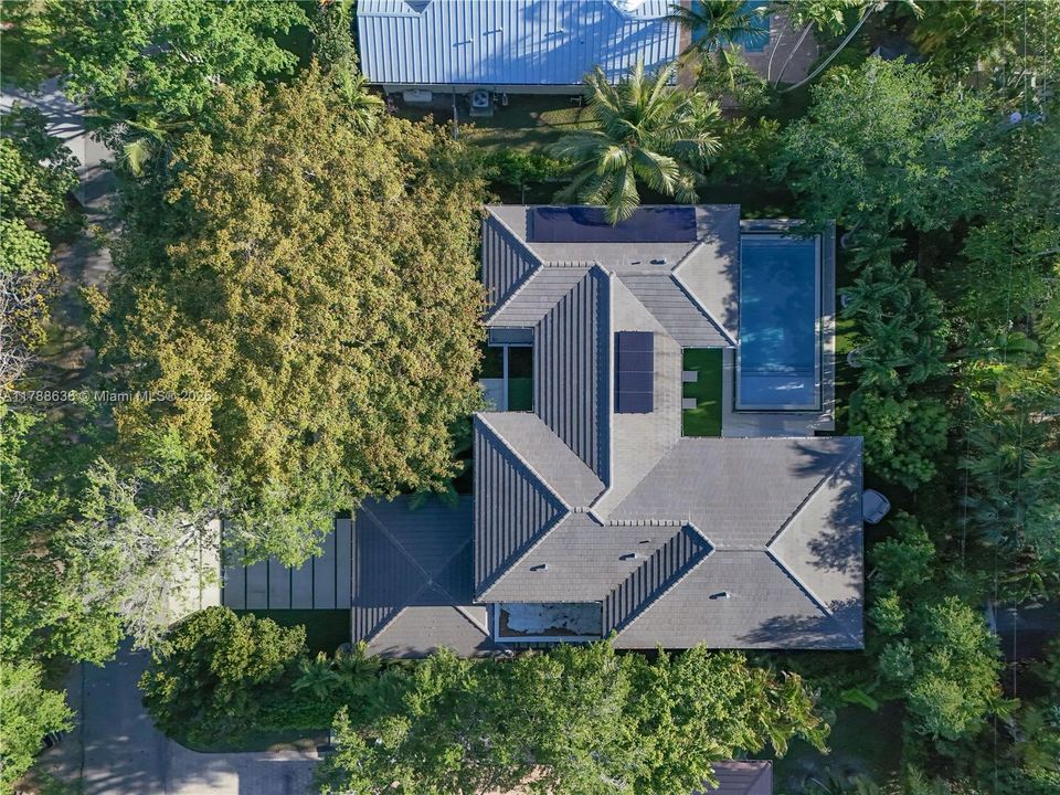 Recently Rented: $35,000 (6 beds, 6 baths, 4866 Square Feet)