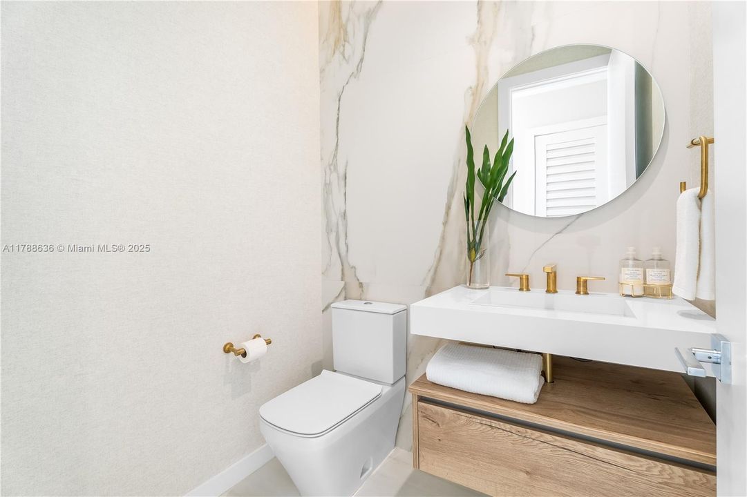 Recently Rented: $35,000 (6 beds, 6 baths, 4866 Square Feet)