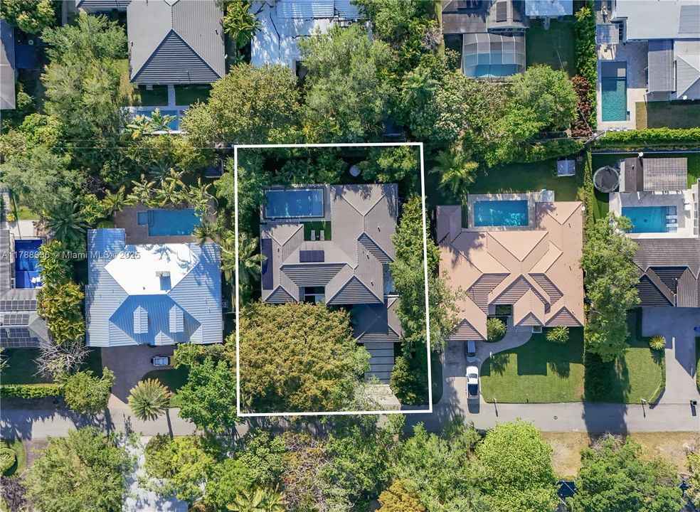 Recently Rented: $35,000 (6 beds, 6 baths, 4866 Square Feet)