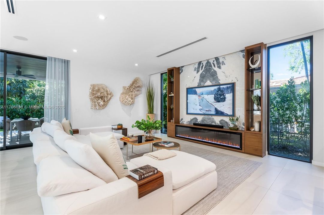 Recently Rented: $35,000 (6 beds, 6 baths, 4866 Square Feet)