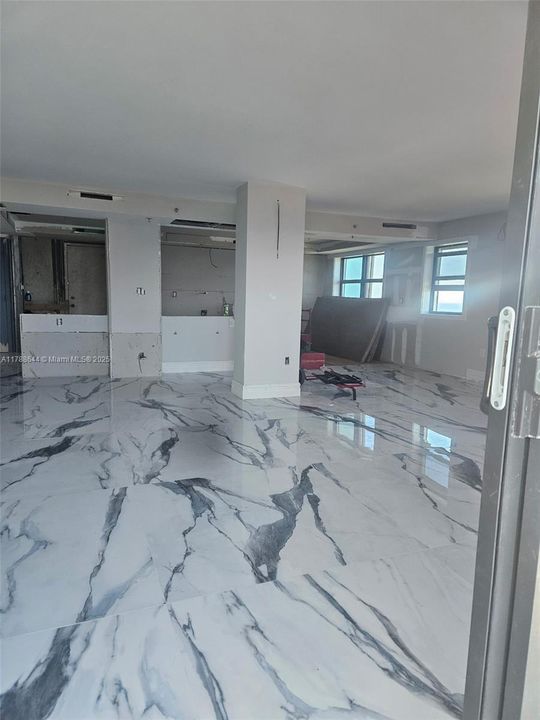 最近售出: $589,000 (3 贝兹, 2 浴室, 1990 平方英尺)