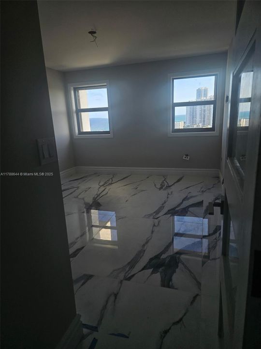 最近售出: $589,000 (3 贝兹, 2 浴室, 1990 平方英尺)