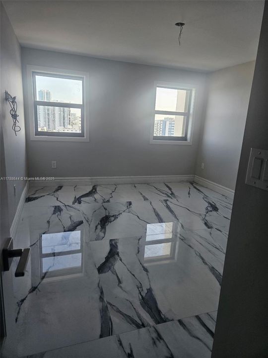 最近售出: $589,000 (3 贝兹, 2 浴室, 1990 平方英尺)