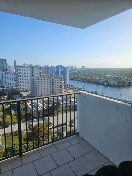 最近售出: $589,000 (3 贝兹, 2 浴室, 1990 平方英尺)