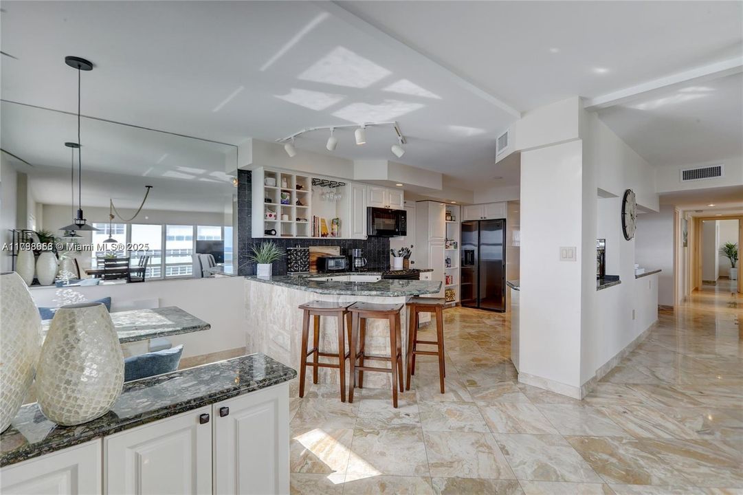 Recently Rented: $5,950 (3 beds, 2 baths, 2112 Square Feet)