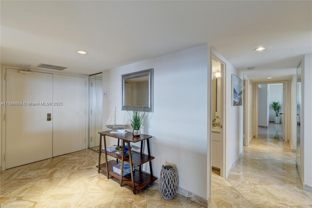 Recently Rented: $5,950 (3 beds, 2 baths, 2112 Square Feet)