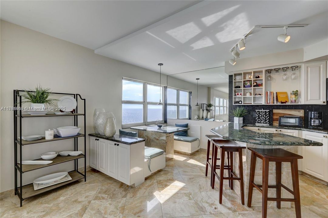 Recently Rented: $5,950 (3 beds, 2 baths, 2112 Square Feet)