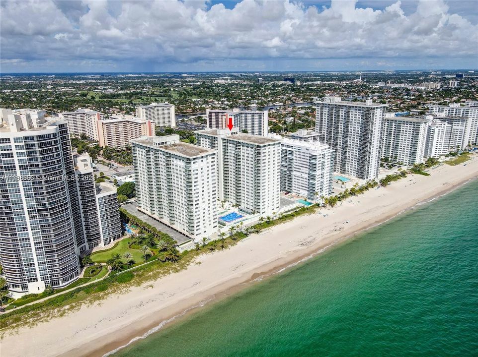 Recently Rented: $5,950 (3 beds, 2 baths, 2112 Square Feet)