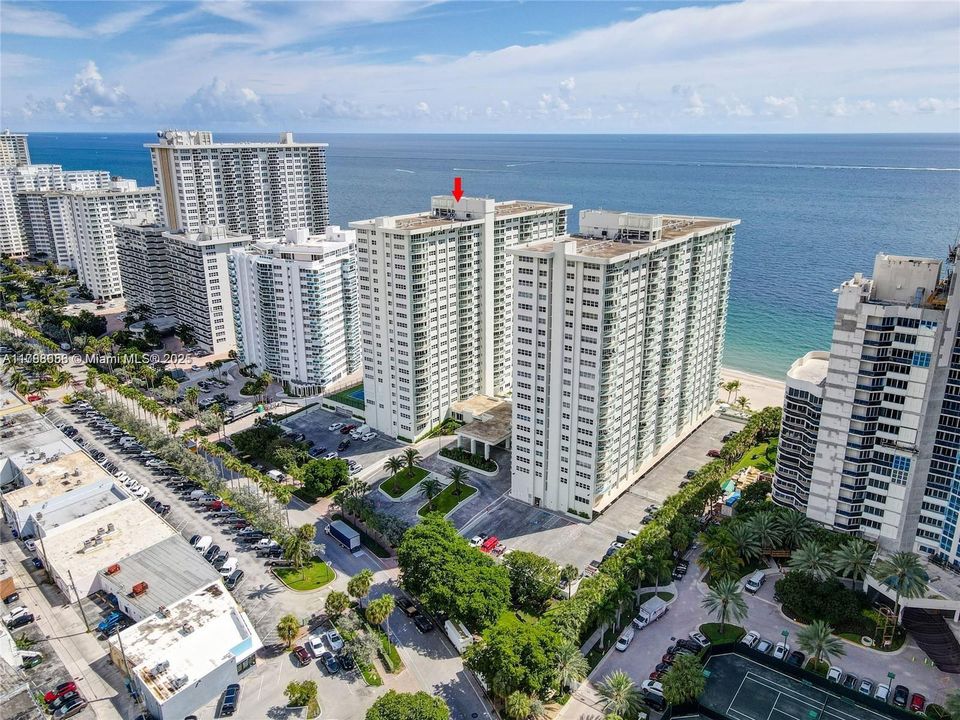 Recently Rented: $5,950 (3 beds, 2 baths, 2112 Square Feet)