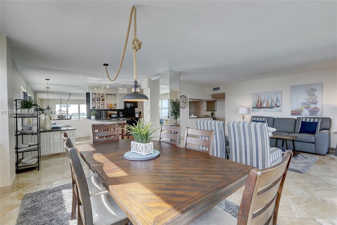 Recently Rented: $5,950 (3 beds, 2 baths, 2112 Square Feet)