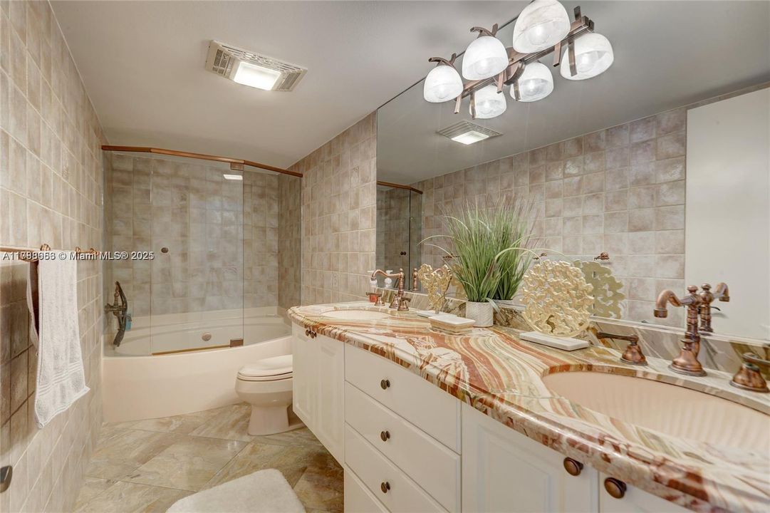 Recently Rented: $5,950 (3 beds, 2 baths, 2112 Square Feet)