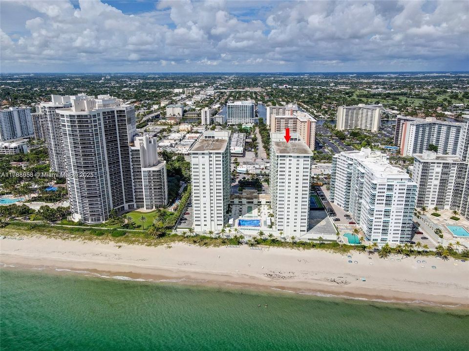 Recently Rented: $5,950 (3 beds, 2 baths, 2112 Square Feet)