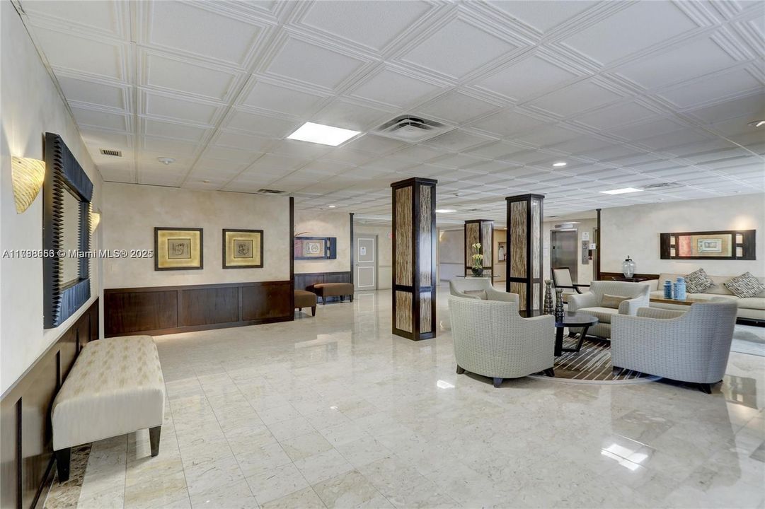 Recently Rented: $5,950 (3 beds, 2 baths, 2112 Square Feet)