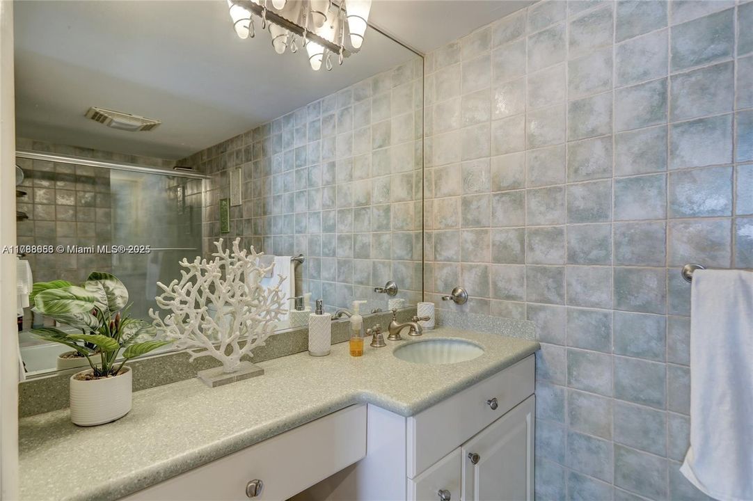 Recently Rented: $5,950 (3 beds, 2 baths, 2112 Square Feet)