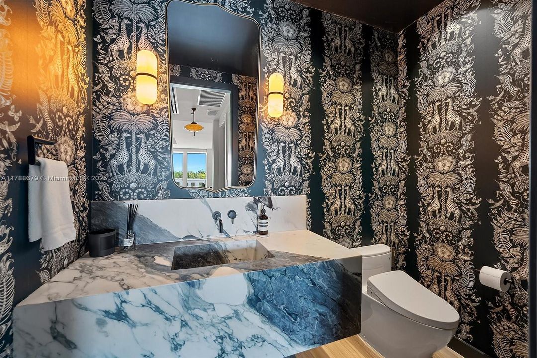 For Sale: $2,450,000 (1 beds, 1 baths, 1969 Square Feet)
