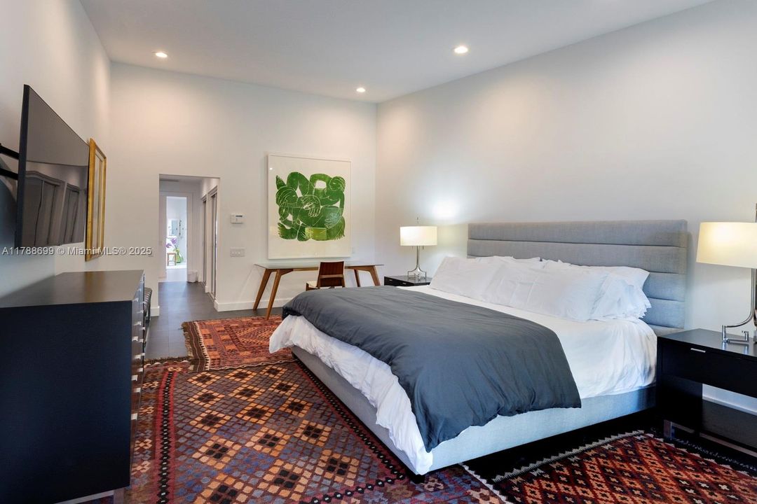 Recently Sold: $1,699,000 (3 beds, 3 baths, 2944 Square Feet)