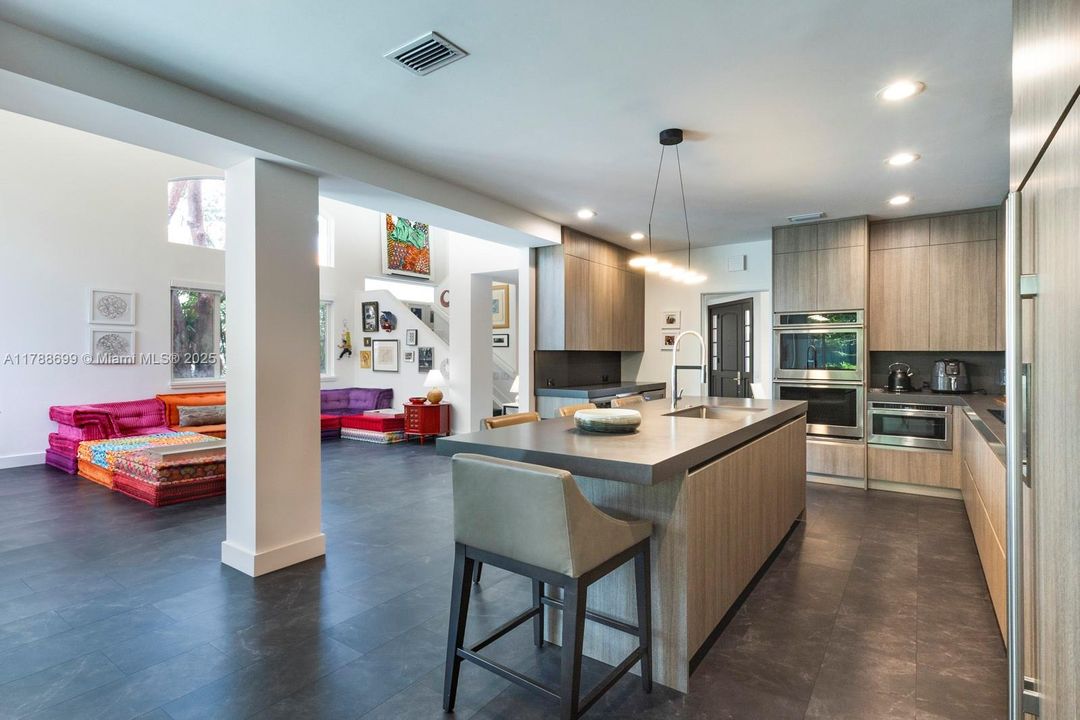 Recently Sold: $1,699,000 (3 beds, 3 baths, 2944 Square Feet)