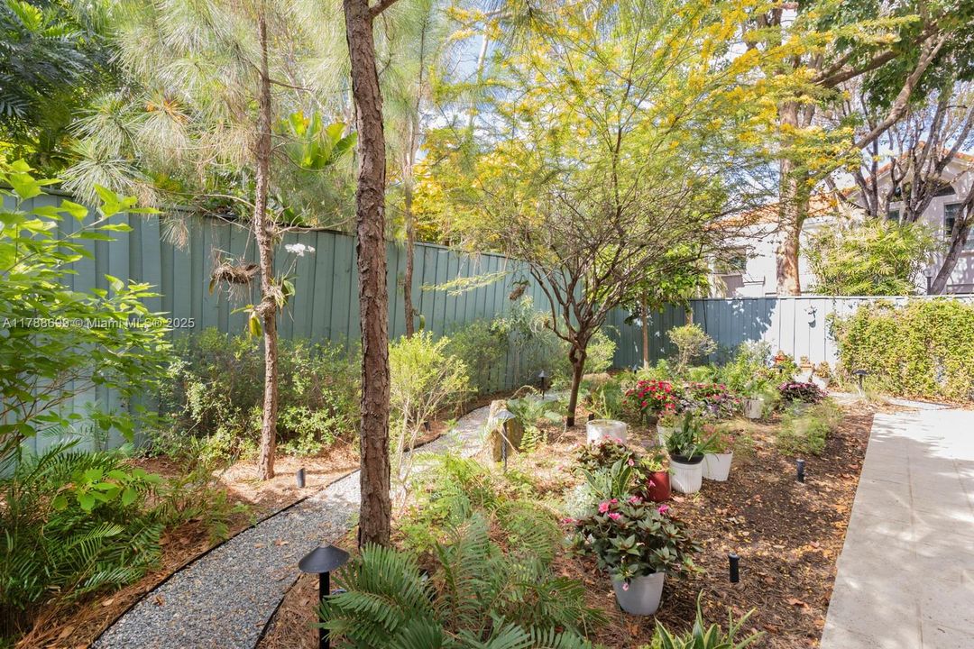 Recently Sold: $1,699,000 (3 beds, 3 baths, 2944 Square Feet)