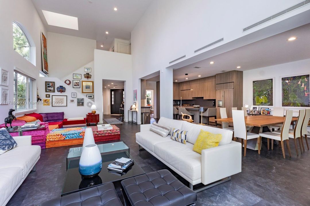 Recently Sold: $1,699,000 (3 beds, 3 baths, 2944 Square Feet)