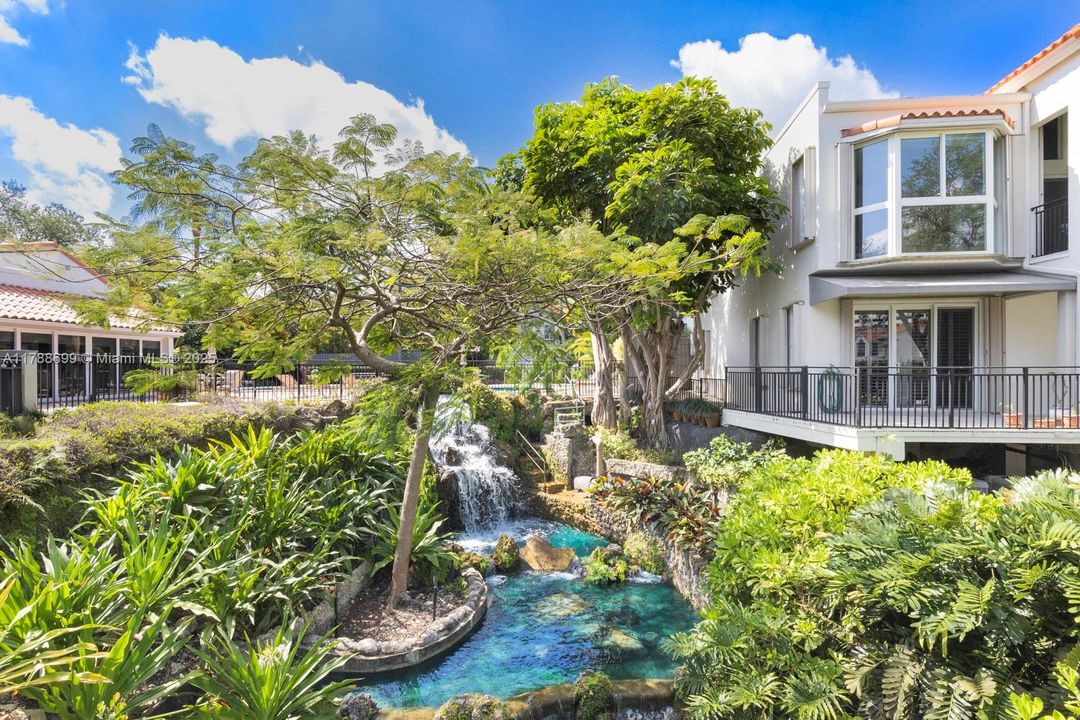 Recently Sold: $1,699,000 (3 beds, 3 baths, 2944 Square Feet)