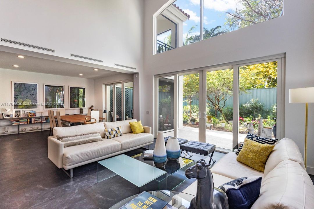 Recently Sold: $1,699,000 (3 beds, 3 baths, 2944 Square Feet)