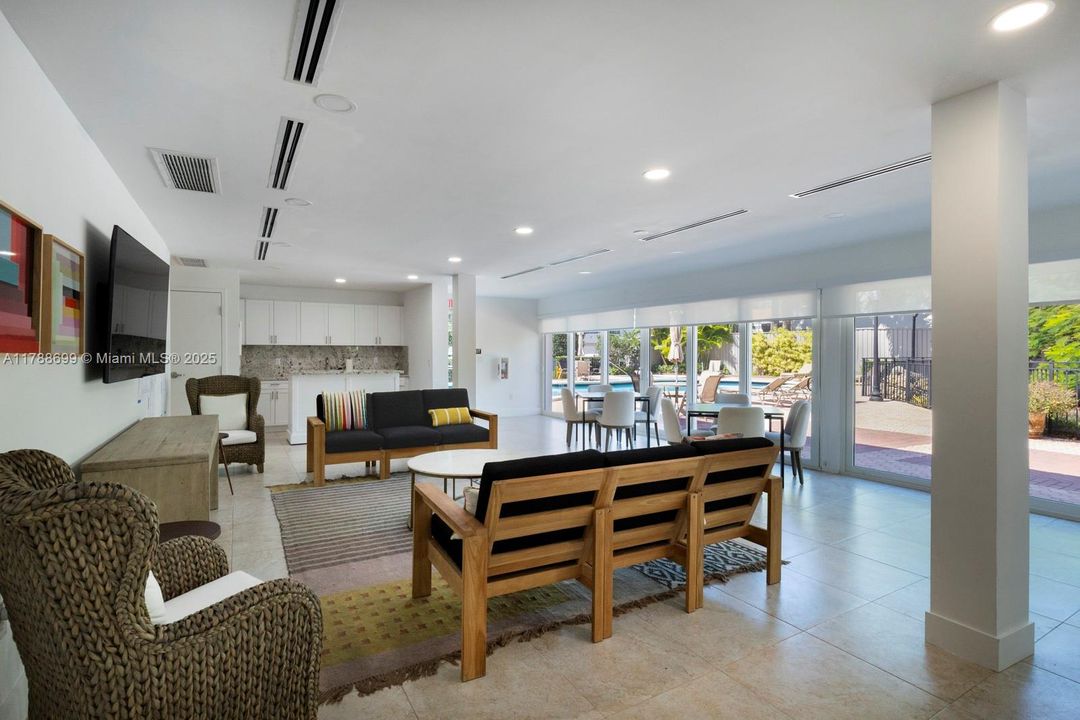 Recently Sold: $1,699,000 (3 beds, 3 baths, 2944 Square Feet)