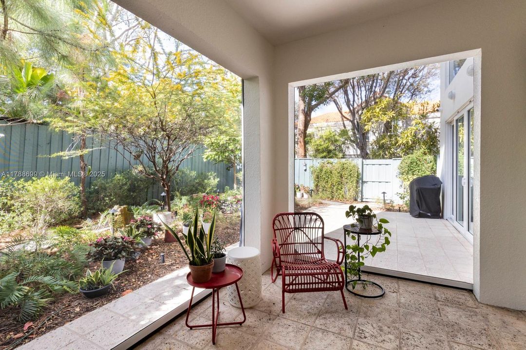 Recently Sold: $1,699,000 (3 beds, 3 baths, 2944 Square Feet)