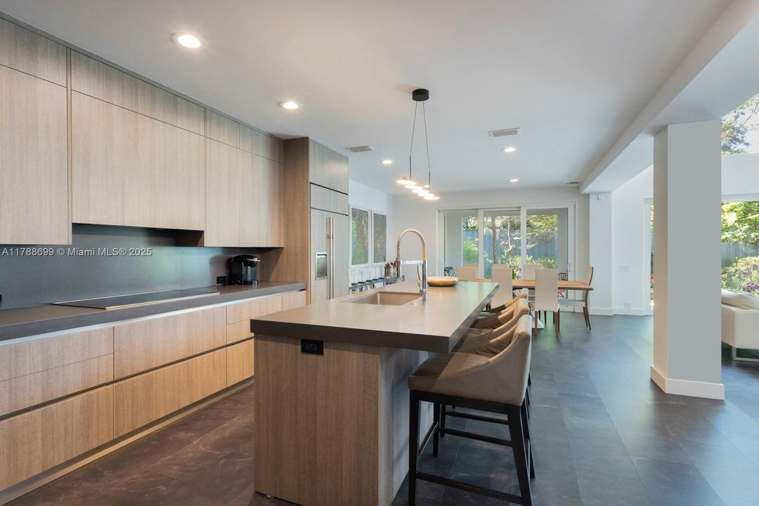 Recently Sold: $1,699,000 (3 beds, 3 baths, 2944 Square Feet)