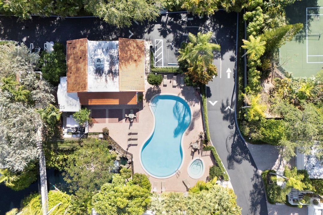 Recently Sold: $1,699,000 (3 beds, 3 baths, 2944 Square Feet)