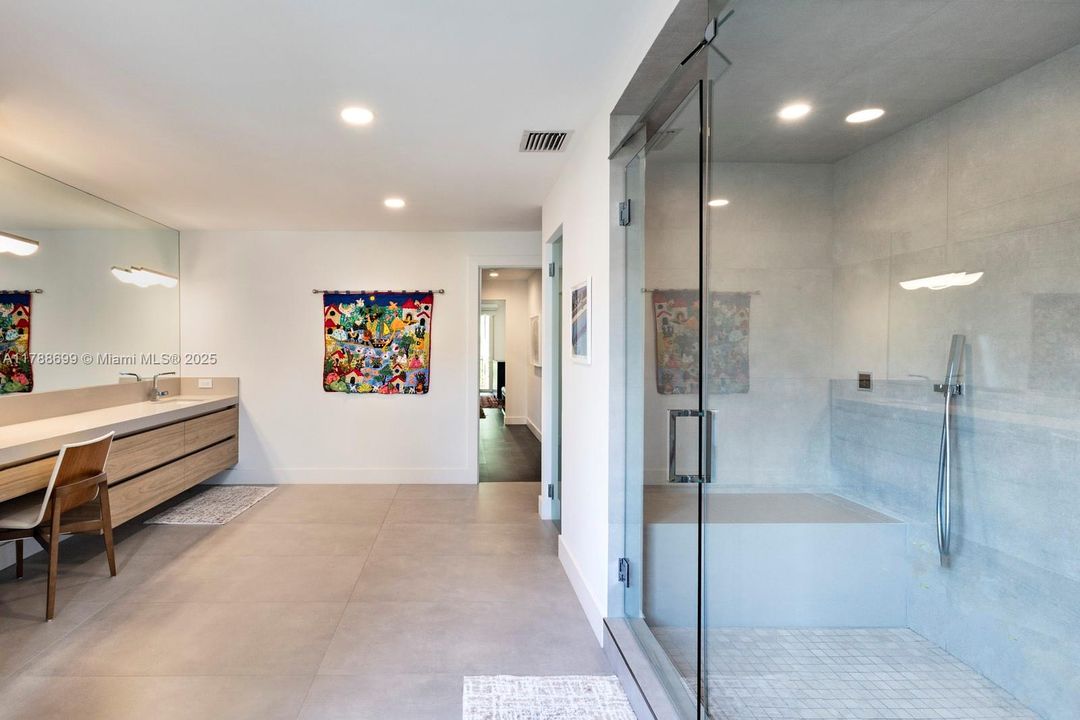 Recently Sold: $1,699,000 (3 beds, 3 baths, 2944 Square Feet)