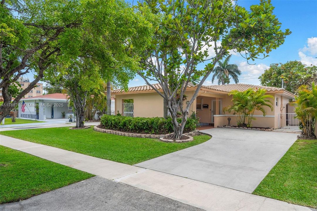 Vendido Recientemente: $639,000 (2 camas, 2 baños, 1676 Pies cuadrados)