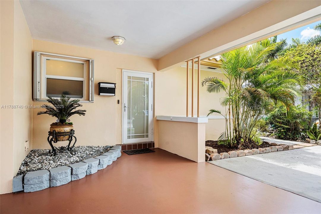 Vendido Recientemente: $639,000 (2 camas, 2 baños, 1676 Pies cuadrados)