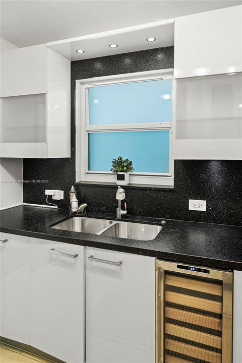 Vendido Recientemente: $639,000 (2 camas, 2 baños, 1676 Pies cuadrados)