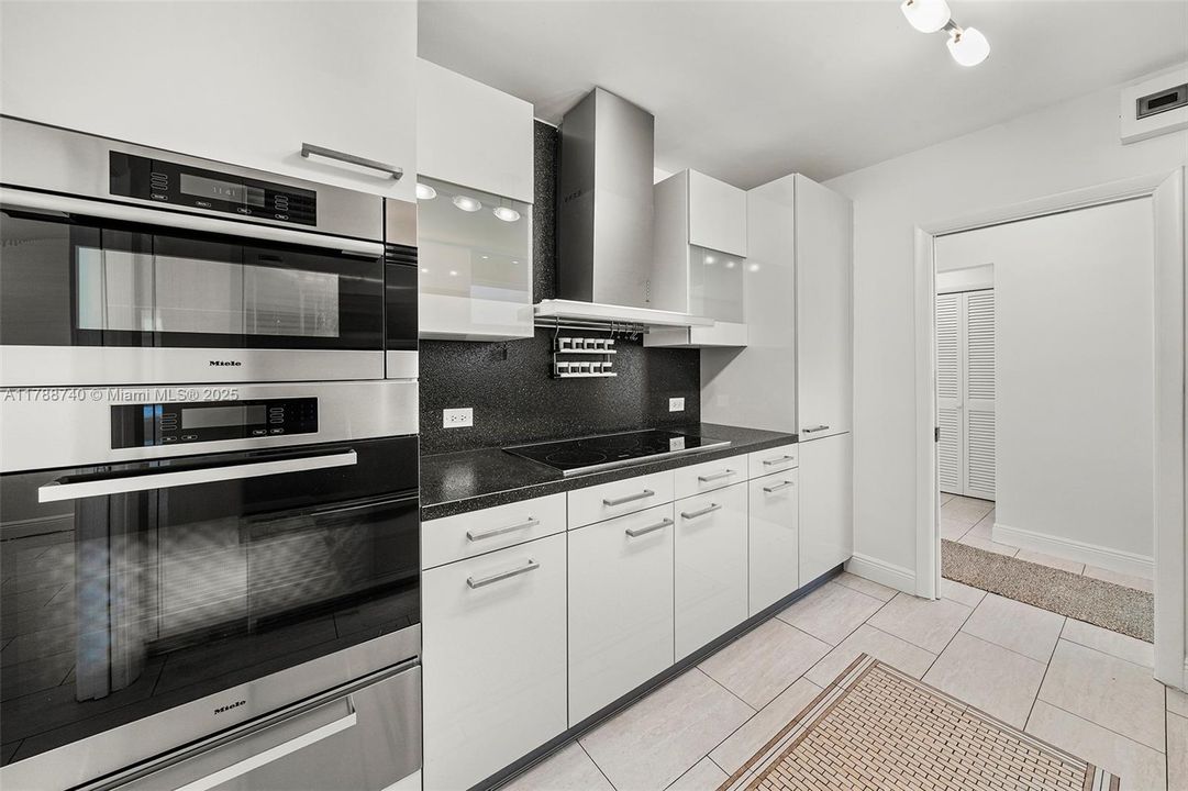 Vendido Recientemente: $639,000 (2 camas, 2 baños, 1676 Pies cuadrados)