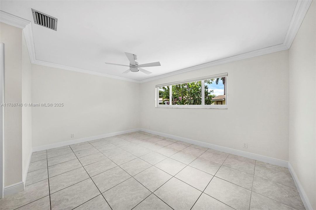 Vendido Recientemente: $639,000 (2 camas, 2 baños, 1676 Pies cuadrados)