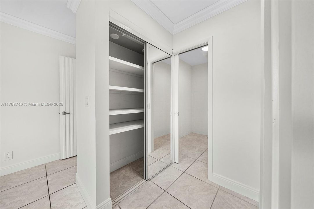 Vendido Recientemente: $639,000 (2 camas, 2 baños, 1676 Pies cuadrados)