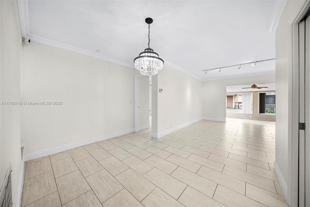 Vendido Recientemente: $639,000 (2 camas, 2 baños, 1676 Pies cuadrados)