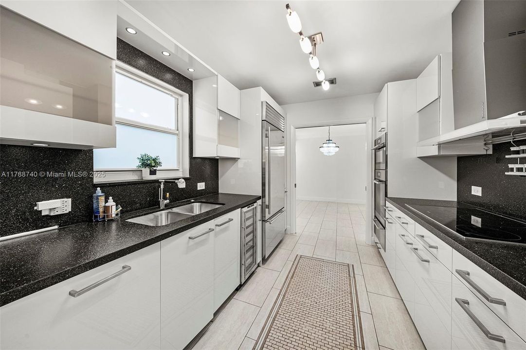 Vendido Recientemente: $639,000 (2 camas, 2 baños, 1676 Pies cuadrados)