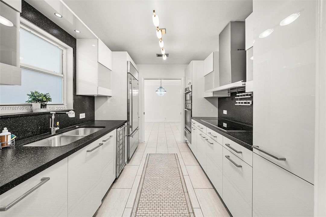 Vendido Recientemente: $639,000 (2 camas, 2 baños, 1676 Pies cuadrados)