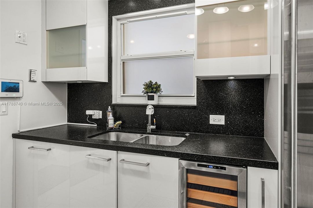 Vendido Recientemente: $639,000 (2 camas, 2 baños, 1676 Pies cuadrados)